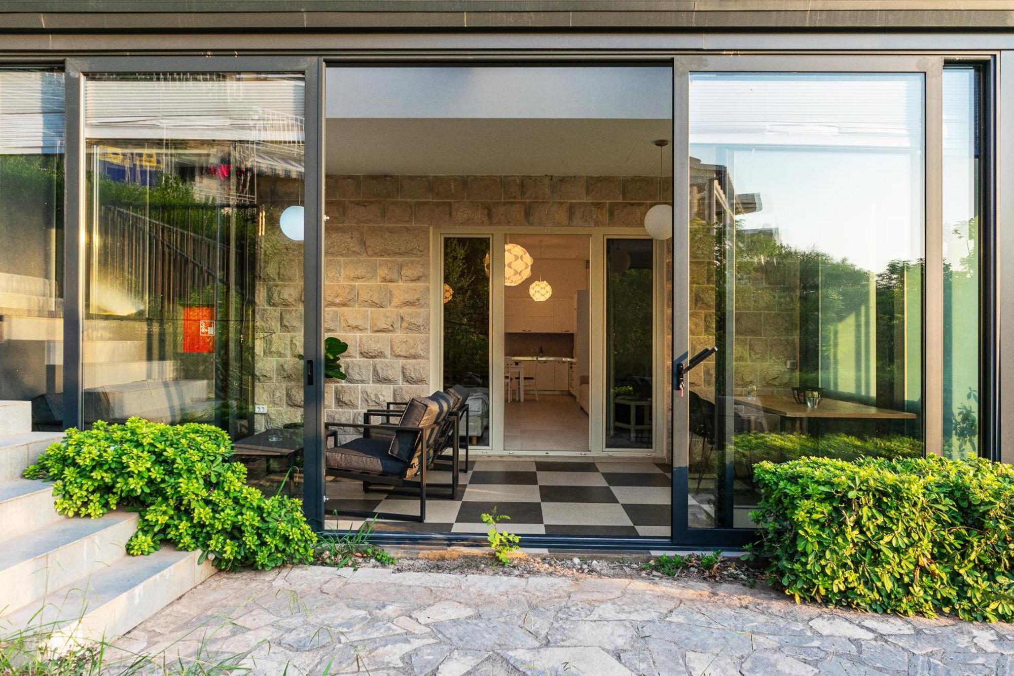 Vertmont Apartments Sveti Stefan Extérieur photo
